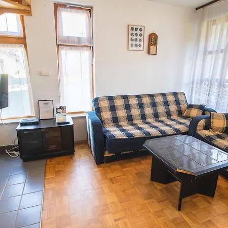 Apartment Pocitniski Apartmaji - Extraordinary In Banovci Verzej