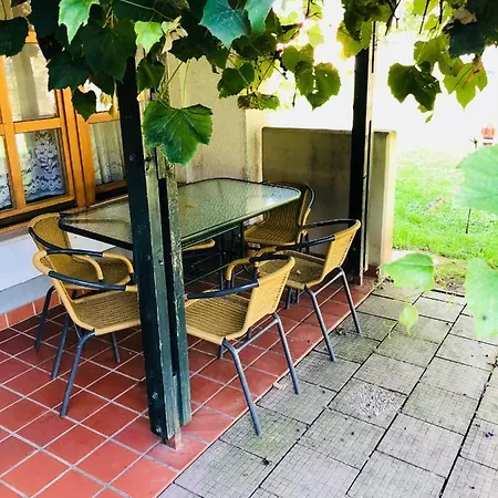 Pocitniski Apartmaji - Extraordinary In Banovci Διαμέρισμα *