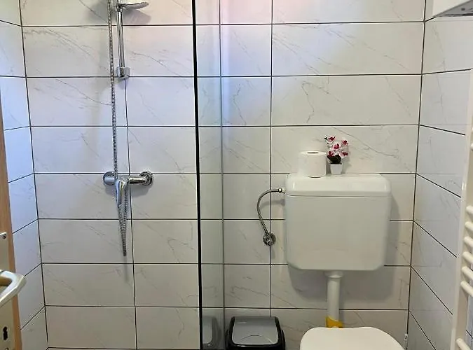 아파트 Pocitniski Apartmaji - Extraordinary In Banovci 베라이